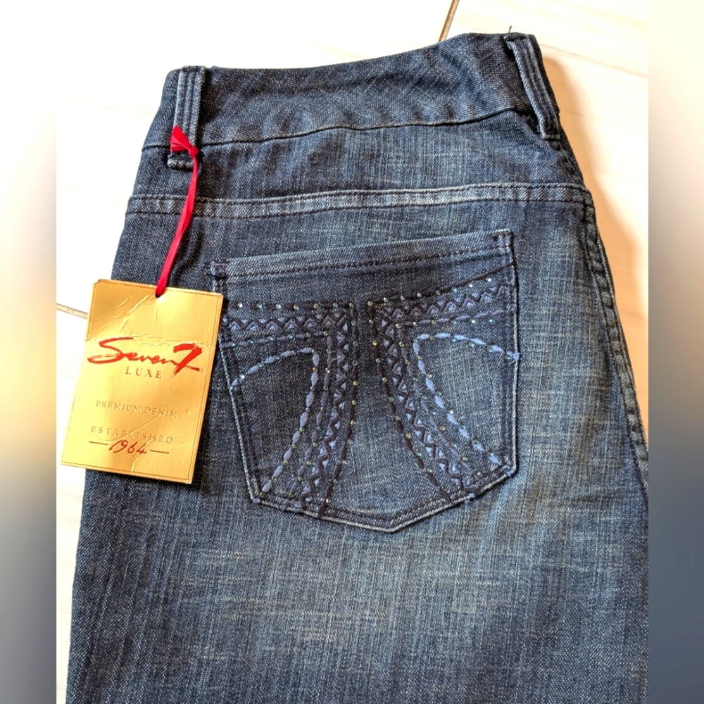 NWT Seven7 Luxe Blue Jeans with Embroidered Pocket, Size 16